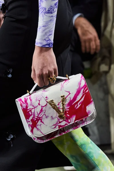 Look 92